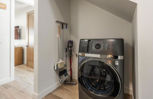 New Luxury 4BR /3BA Obsidian Reserve #110 – Hot Tub, 2-Car Garage, Pool Table, Mount Views! - Foto 44