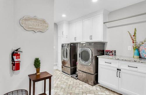 Lakefront, Saltwater Pool, Backyard Oasis, Private Dock, Home Gym - Foto 38