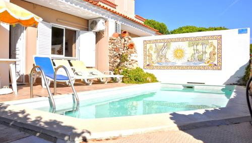Stylish and Well-equipped, Private Pool, Close to Amenities, Free AC and Wifi - Foto 3, sunbed