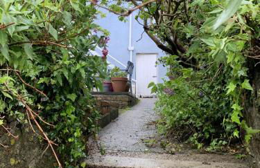 Wonderful Home and parking, pets allowed - Photo 9