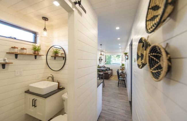 The Woods- Container Tiny House 12 min to Magnolia Baylor Downtown - Foto 6