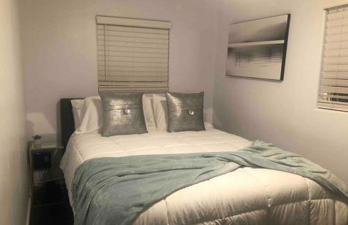 Cozy beach home walking distance from ocean - Foto 20