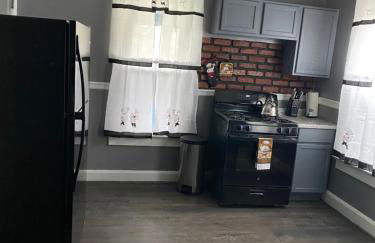 Casa localizada muy cerca del estadio, 8 minutos del centro y muchos lugares mas, No se permiten fiestas , o fumar - Foto 23