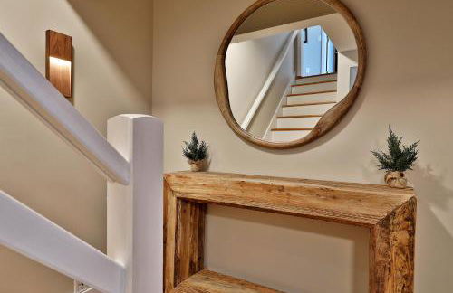 Premium 5 bedroom, pet friendly private home with hot tub 3 miles from the Skyship Bear - Foto 27