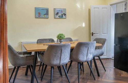 Beautiful Three Bedroom House - Manchester Escape - Foto 12