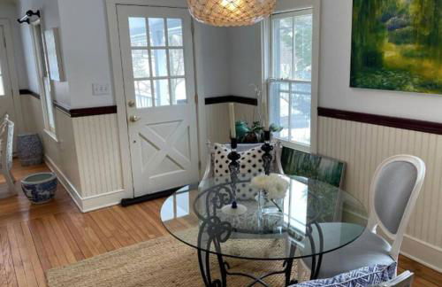 Stylish Victorian Beach House on pond - Foto 8