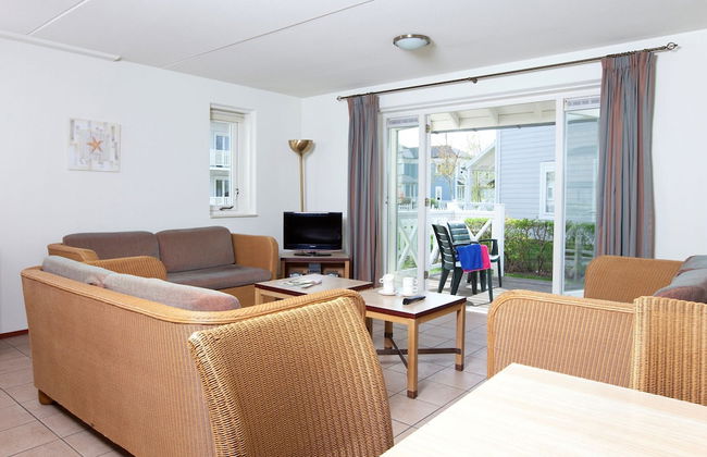 Comfortable Villa With Three Bathrooms, Near Rockanje - Photo 3