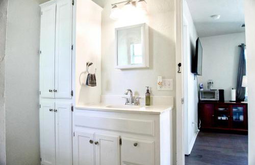 1BR Apt 5 min to OKC Zoo Monthly 15 Off #TB - Foto 3