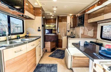 Navi- HUGE yard- MEGA playset- CUTE RV - Foto 1