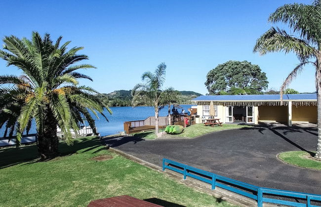 Raglan Palm Beach Motel - Photo 67