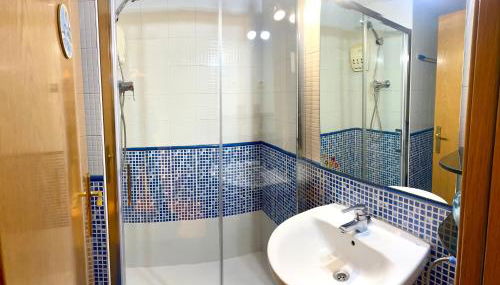 Big Family Terrassa Parking and noise free - Photo 4