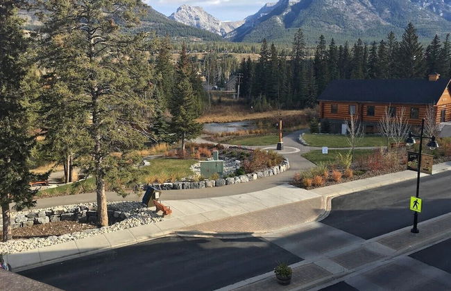 Rundle Cliffs Lodge by Canmore Premier - Photo 26
