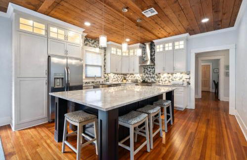 Cottage at Kempner Park Pet-Friendly Modern Home w Backyard - Foto 10