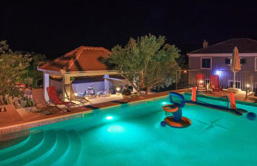 Apartment Zeljana - Photo 1