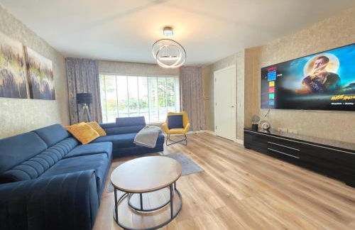 Entire Spacious 3-Bed Family Home, City Centre, Free Parking, Garden - Foto 5