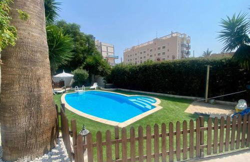 Mediterranean Villa - Private Pool , Garden & BBQ - Photo 40