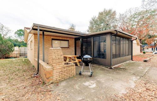 15mins to Downtown- Adorable on Taylor Both Units - Photo 16