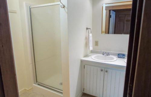 Gorgeous Cottage Rental on Banks of Rangeley Lake in Rangeley, Maine - Foto 25