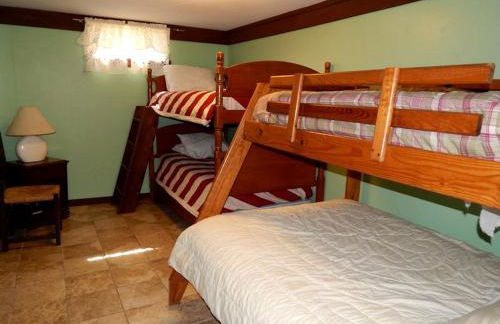 Secluded Cabin Rental for a Large Group Getaway on the Shenandoah River near Luray, Virginia - Photo 33