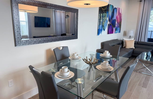 Modern 4BR Family Home With Private Pool - Photo 3