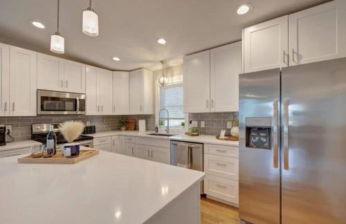 Fall Festivities - 4BR Home by IU Stadium Bloomington Bliss - Foto 25