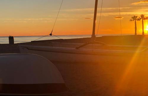 New Stunning Seaview Apartment with lovely balcony - Photo 26