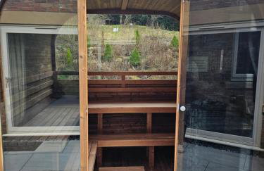 Rent My Spa Home with Pool table Hottub and Sauna - Foto 5