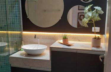 FLAT ENCANTADOR A UM PASSO DA PRAIA - Foto 22