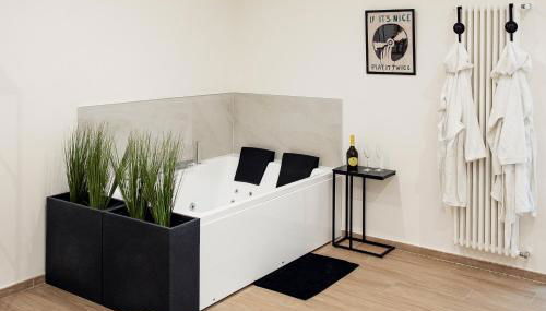 Rehouse - Luxury Suite w Jacuzzi - Foto 4, towels