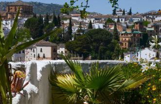 City Central Studio +Private Garden +Amazing View - Photo 1