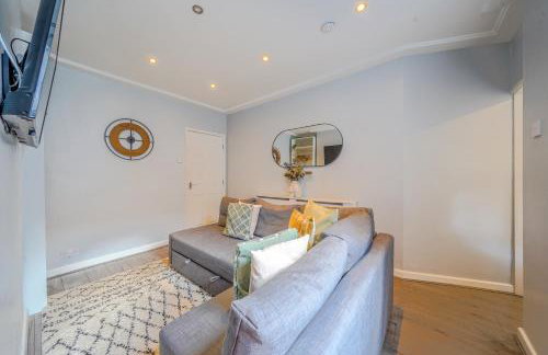 Stunning 1 Bedroom 4 Guest Flat by Anfield Stadium - Photo 19