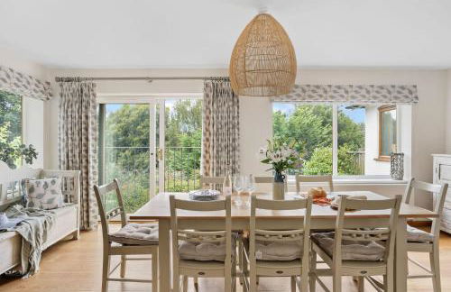 Rocket House - Large family home perched above the river - Foto 3