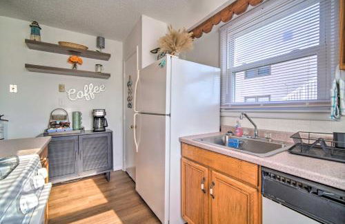 Coastal Brigantine Retreat - Walk to Beach! - Foto 4