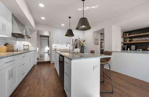 Expansive Monument Home Hot Tub and Mountain Views! - Foto 9