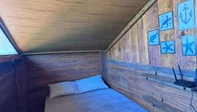 Chalé de Madeira, a 60m do mar em condomínio - Foto 4