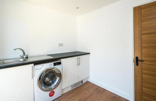 Elegant 2BD House with Garden and Decked Patio - Foto 16