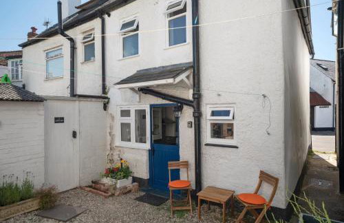 Serene Cottage Nr the Waterfront Topsham - Photo 8