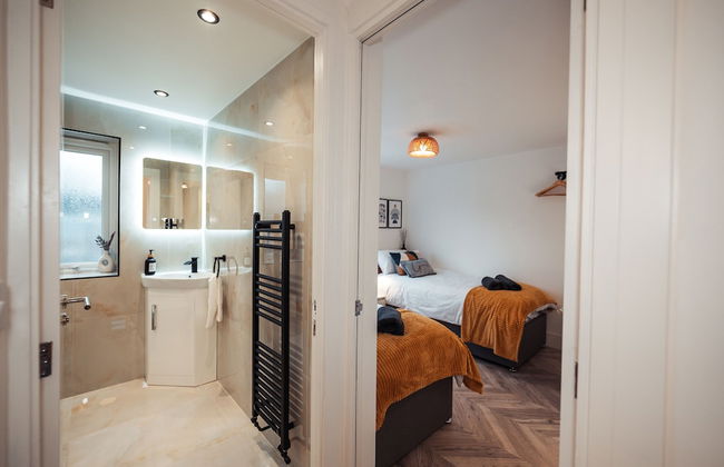 Exquisite 6 Bedroom Luxury Home - Foto 29