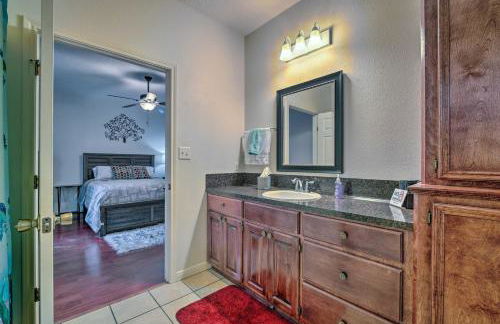 Cozy Family Retreat - 10 Mi to Lake and Trails! - Foto 17