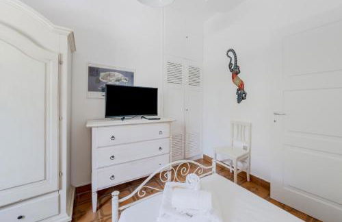 Villa Giglio with Garden and Mini Pool by Rentbeat - Foto 39