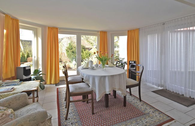 Flat in Bellenberg With Sunbathing Lawn - Foto 13