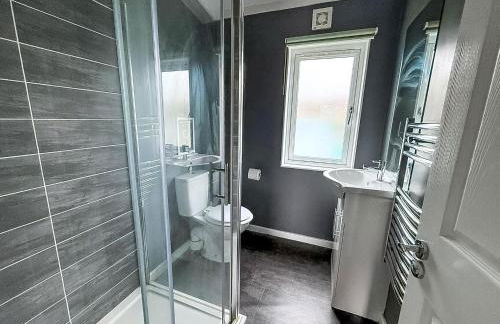 Cosy Chalet On A Beautiful Holiday Park In Lowestoft Ref 12080B - Foto 15