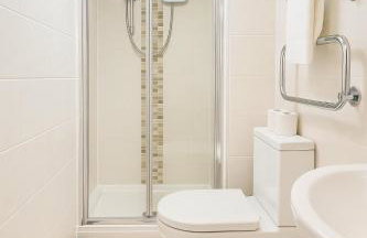 8 Person, 4 Bedroom Light, Warm & Modern Apartment - Foto 27