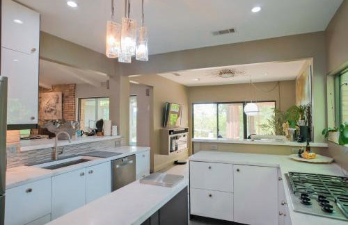 Luxe Dallas Estate Nearly Half Acre Skyline Views - Foto 48