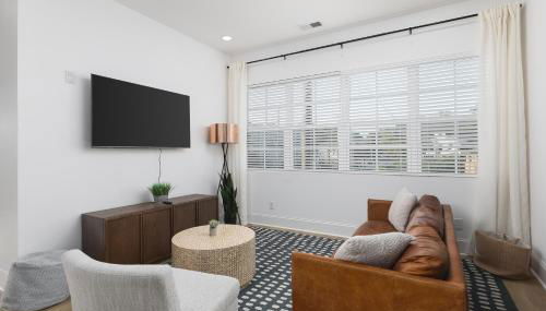 Condo with Free Parking, 3 mi Downtown & Stadium, by Coffee - Foto 5