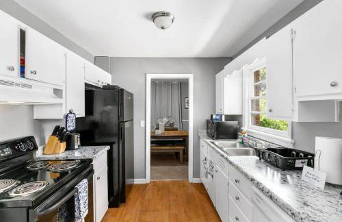 Broadmoor Bungalow - Both Units - Foto 47