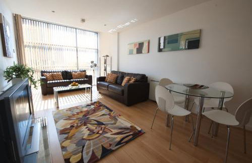 Stay Deansgate Apartments for 14 nights plus - Foto 1