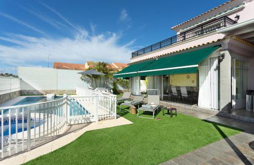 Villa Dalara Maspalomas, Private Pool and Jacuzzi - Photo 2