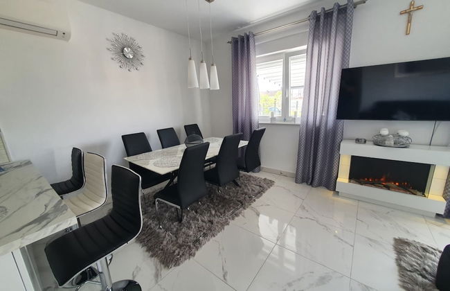 Kastel Novi Elegant and Stylish Apartment With Terrace and Patio - Foto 4