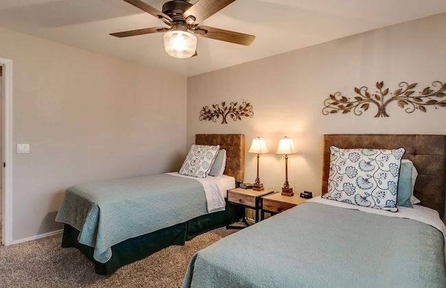 Spectacular Golf Course Home With Pool and Views! - Photo 6